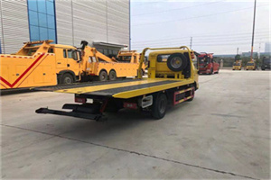 君山非事故拖车